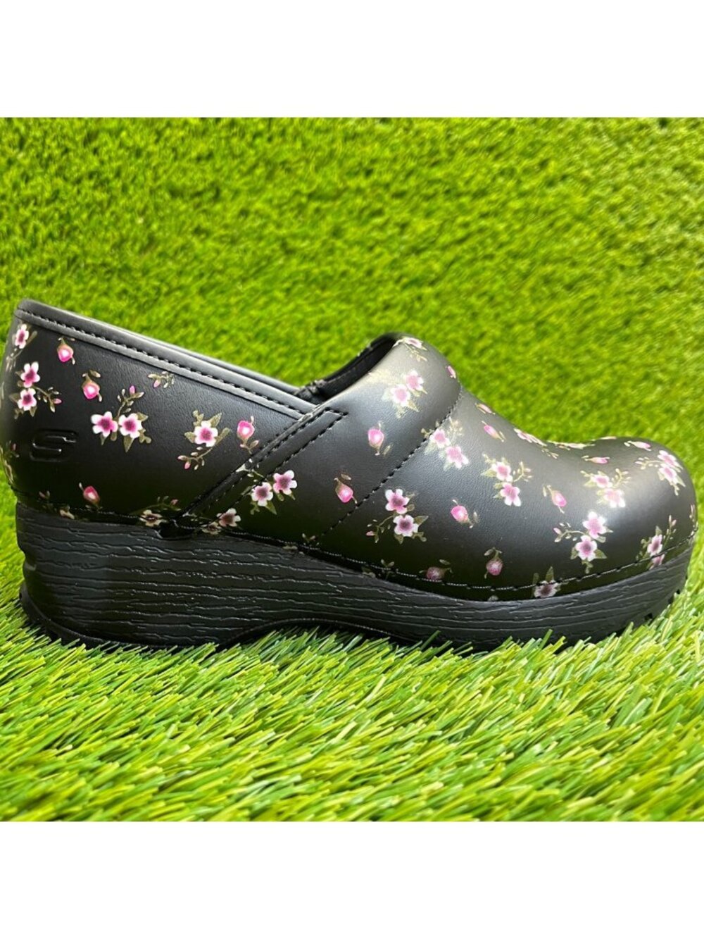 Skechers Candaba Womens Size 7.5 Black Pink Classic Leather Slip-On Clog‎ Shoes